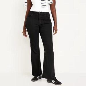 Old Navy High-Waisted Wow Flare Women’s Jeans in color Black Jack 10S